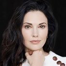 Laura Mennell